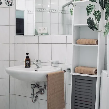 Apartment Helles, Modernes Apartment, Balkon, Fahrstuhl, 2p *