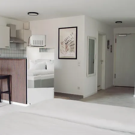 Helles, Modernes Apartment, Balkon, Fahrstuhl, 2p * Chemnitz