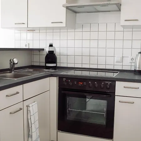 Apartment Helles, Modernes Apartment, Balkon, Fahrstuhl, 2p