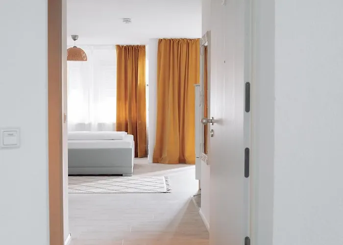 Helles, Modernes Apartment, Balkon, Fahrstuhl, 2p 公寓 开姆尼茨